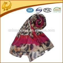 Mais recente design orgânico reversível elegante seda digital Lady Scarf